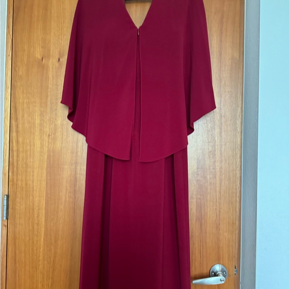 Halston Heritage Flowy Crepe Gown - Picture 8 of 11